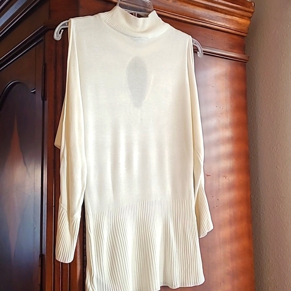 BEBE WHITE SWEATER - Picture 5 of 7